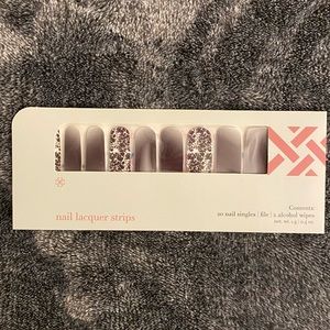 ❄️ Jamberry Nail Lacquer Strips - “Midnight Fog”